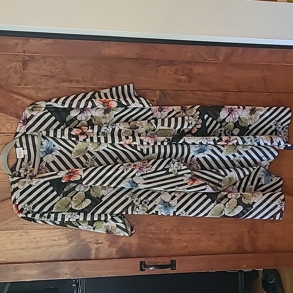 Lularoe Shirley Kimono medium